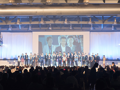 初となる「ジャパンコンベンション２０１８」には２日間合計で１８１７人が参加した